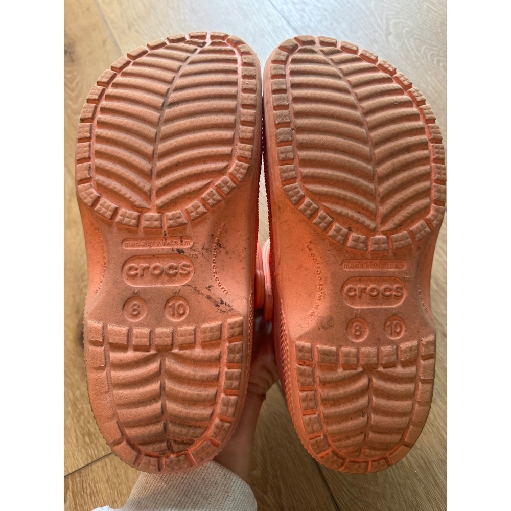 Crocs Classic Clog Coral Orange Women 10 Men 8 Water Friendly Comfort Shoes - Picture 4 of 4